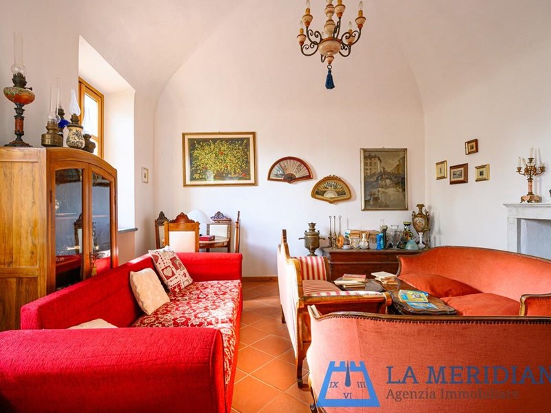 Casa Indipendente in Vendita a Larciano, 250'000€, 192 m², arredato