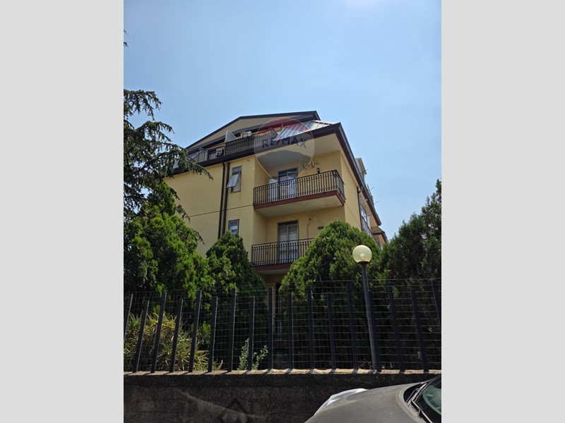 Quadrilocale in Vendita a Belpasso, 127'000€, 166 m²
