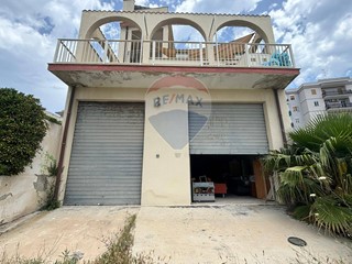Box in Vendita a Augusta, 180'000€, 203 m²