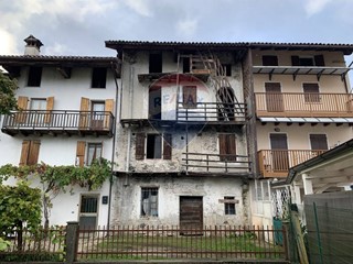 Rustico in Vendita a Feltre, 49'000€, 200 m²