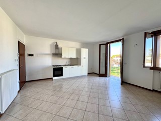 Trilocale in Vendita a Borgo Veneto, 88'000&euro;, 72 m²