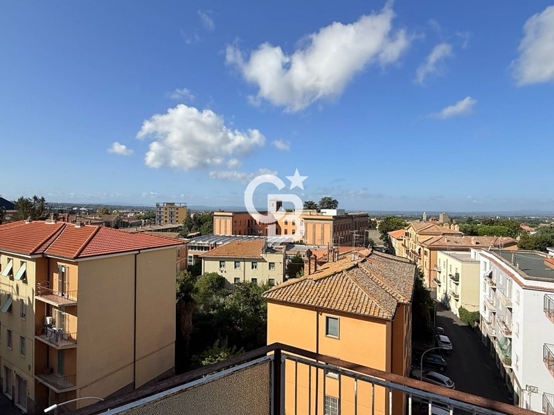 Attico in Vendita a Viterbo, 165'000€, 120 m²