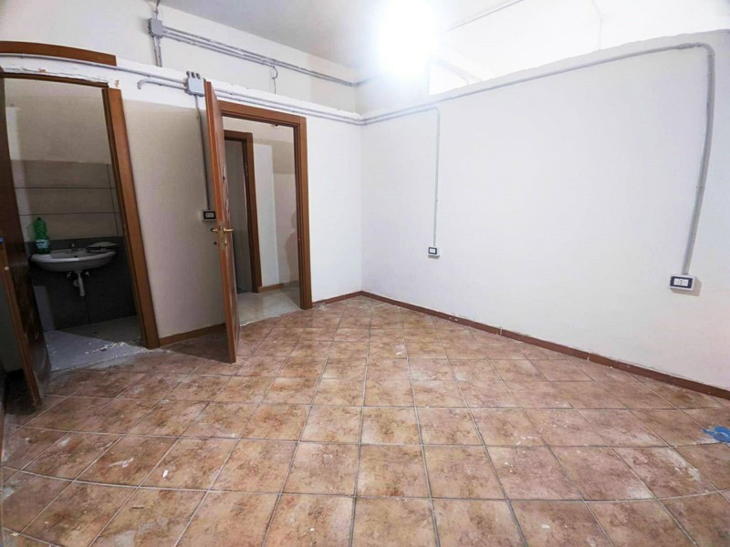 Trilocale in Vendita a Castello di Cisterna, 75'000€, 70 m²