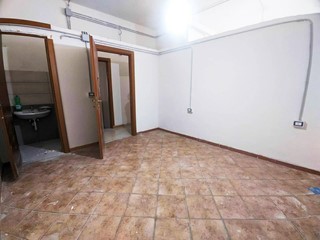 Trilocale in Vendita a Castello di Cisterna, 75'000€, 70 m²