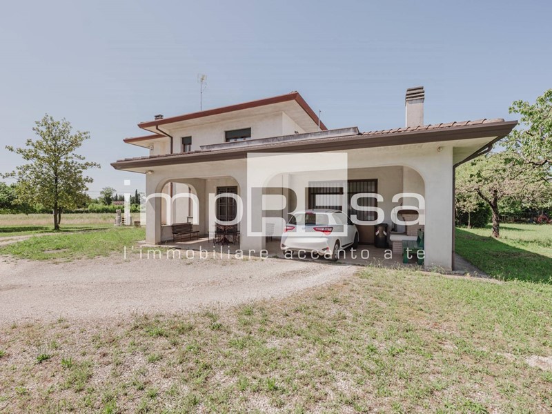 Casa Indipendente in Vendita a San Vendemiano, 390'000€, 227 m²