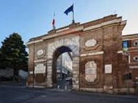 Immobile commerciale in Affitto a Monterotondo, 4'000€, 200 m²