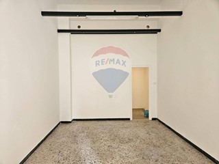 Magazzino in Affitto a Palermo, 350€, 23 m²