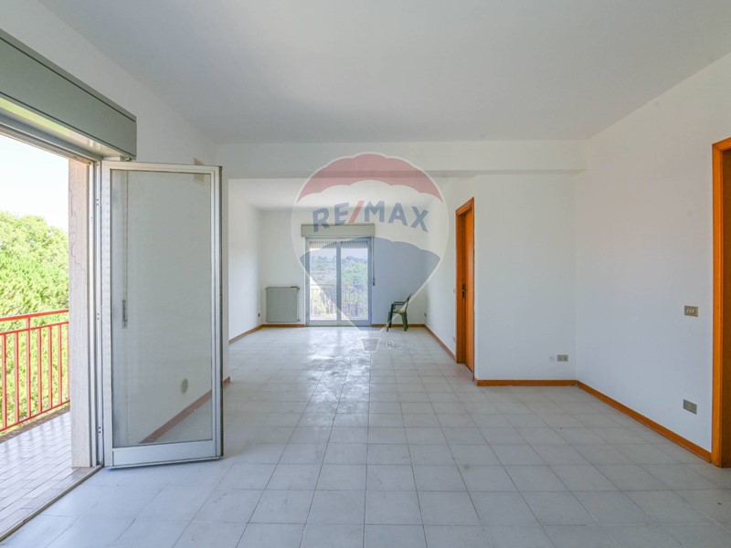 Quadrilocale in Vendita a Caltagirone, 85'000€, 142 m²