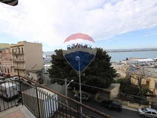 Appartamento in Vendita a Augusta, 60'000€, 200 m²