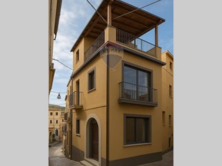 Casa Indipendente in Vendita a Caltagirone, 32'000€, 86 m²
