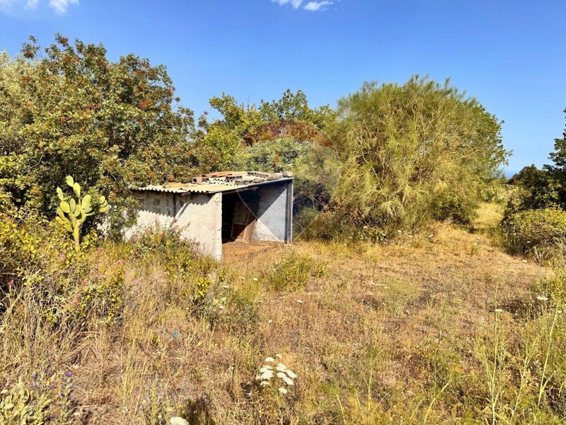 Terreno agricolo in Vendita a Pedara, 100'000€, 4655 m²