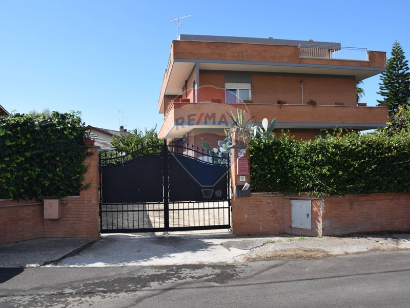 Casa Semi Indipendente in Vendita a Ardea, 135'000€, 115 m²