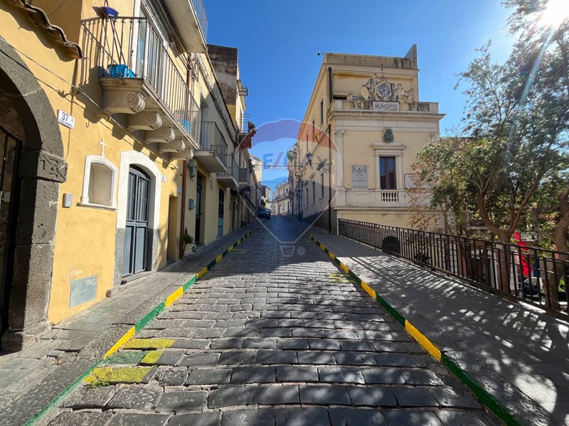 Casa Indipendente in Vendita a Motta Sant'Anastasia, 39'000€, 94 m²