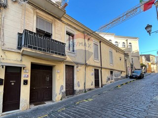 Casa Indipendente in Vendita a Motta Sant'Anastasia, 39'000€, 94 m²