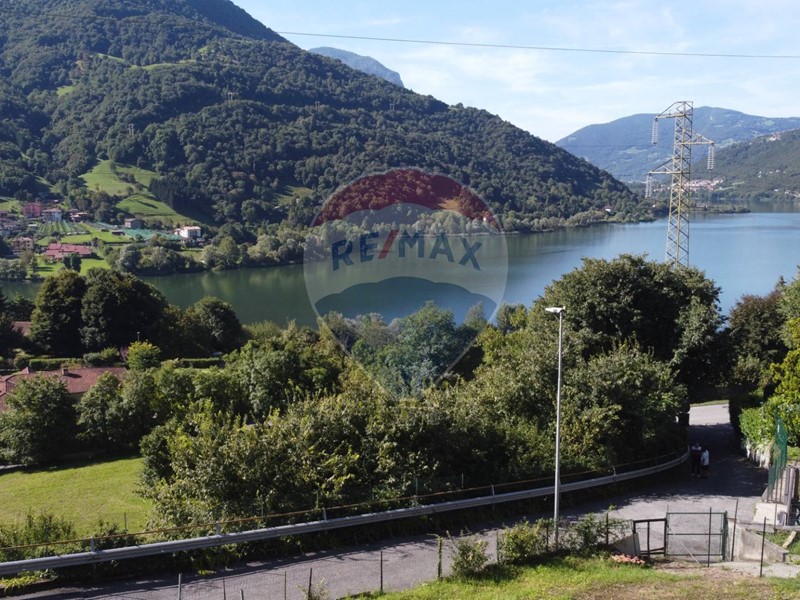 Terreno edificabile in Vendita a Endine Gaiano, 130'000€, 3000 m²