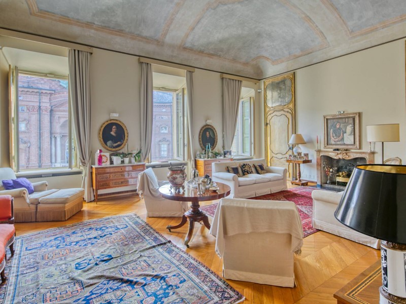 Appartamento in Vendita a Torino, 200 m²