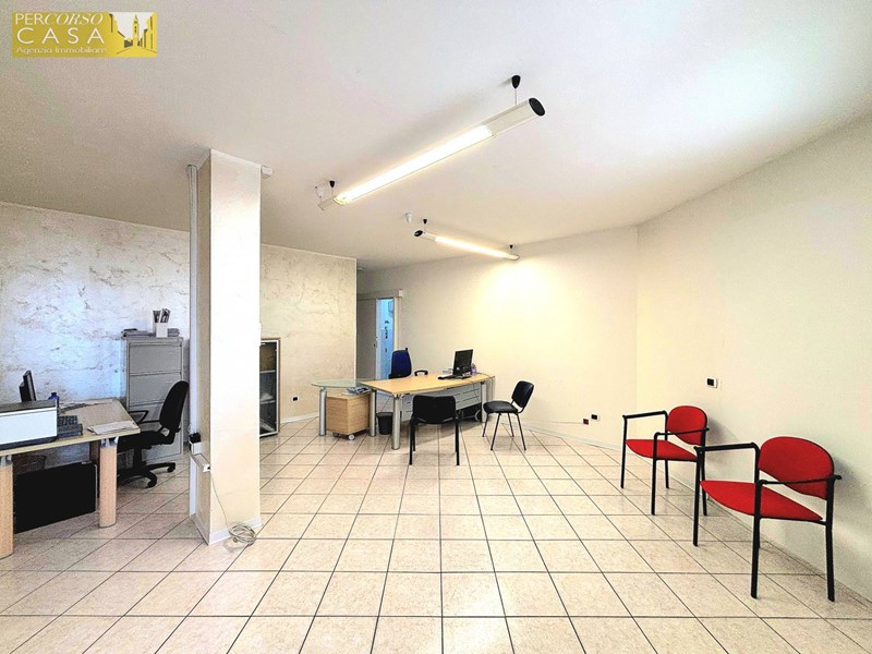 Ufficio in Vendita a Montorio al Vomano, 49'000€, 50 m²