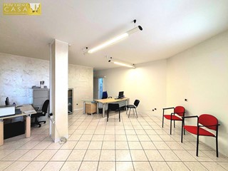 Ufficio in Vendita a Montorio al Vomano, 49'000€, 50 m²
