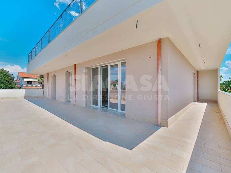 Quadrilocale in Vendita a Trezzano Rosa, 491'000€, 197 m²