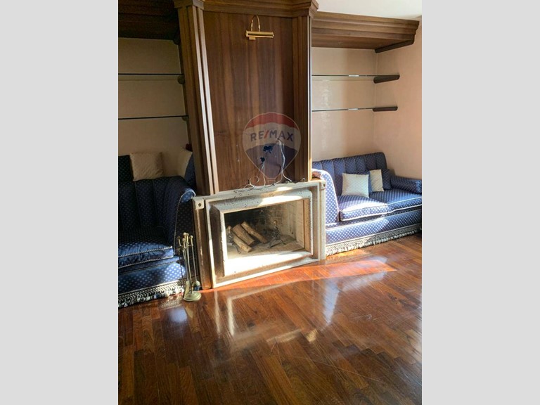 Appartamento in Affitto a Frosinone, 1'200€, 194 m²