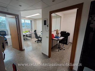Ufficio in Affitto a Ascoli Piceno, 500€, 50 m²