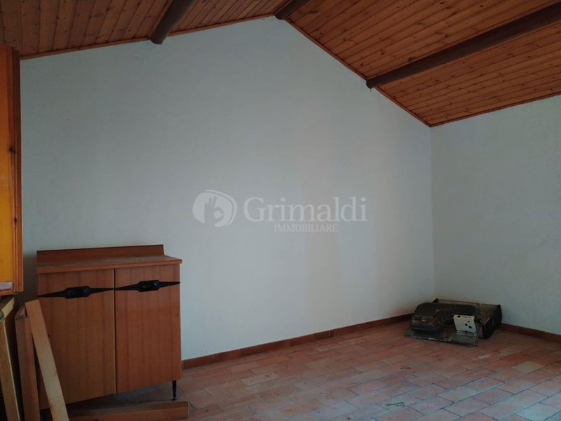 Casa Indipendente in Vendita a Maiolati Spontini, 150'000€, 125 m²