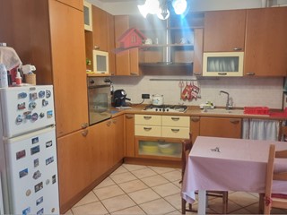 Trilocale in Vendita a Brembate, 140'000€, 97 m²