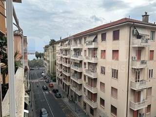 Trilocale in Vendita a Sanremo, 290'000€, 95 m², arredato