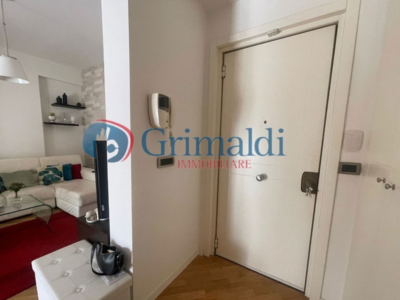 Trilocale in Vendita a Palermo, 165'000€, 73 m², arredato