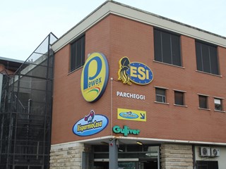 Negozio in Affitto a Roma, 1'200&euro;, 127 m²