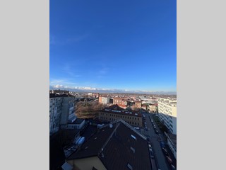 Bilocale in Vendita a Torino, zona Madonna di Campagna, 70'000€, 62 m²