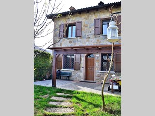 Appartamento in Vendita a Monterenzio, 195'000€, 130 m², con Box