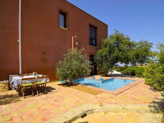 Villa in Vendita a Menfi, 650'000€, 290 m², arredato