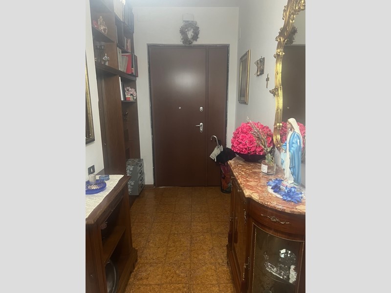 Villa bifamiliare in Vendita a Agliana, 400 m², con Box