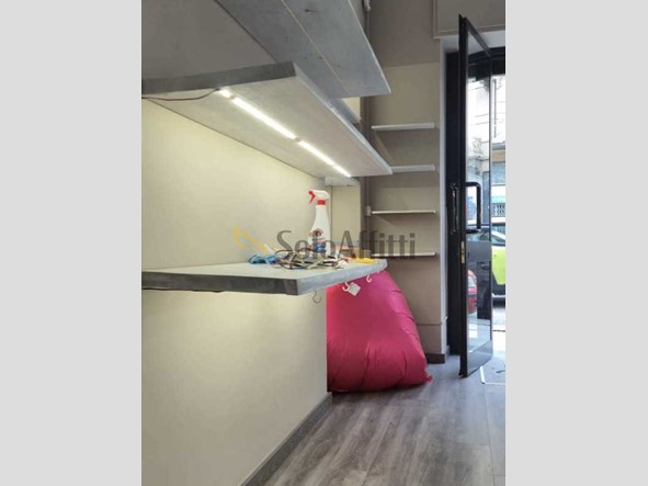 Capannone in Affitto a Torino, zona Cit Turin, 650€, 55 m²