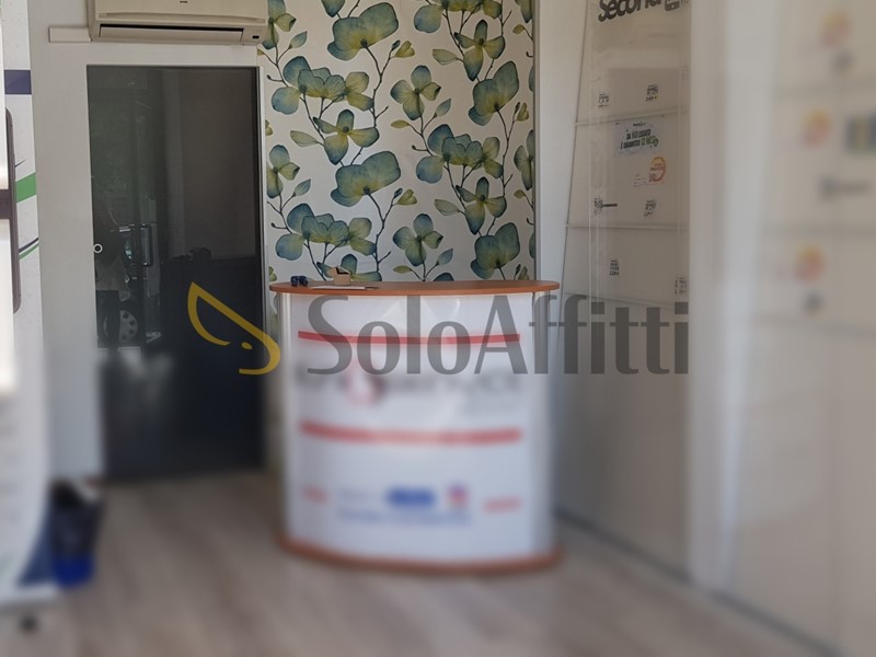 Capannone in Affitto a Ciriè, zona Centro Storico, 550€, 46 m²