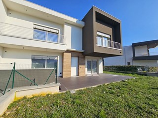 Casa Indipendente in Vendita a Villongo, 350'000€, 251 m², con Box