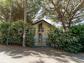 Casa Indipendente in Vendita a Ragalna, 248'000€, 320 m², con Box