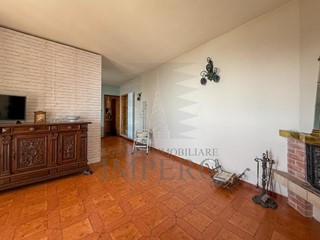 Bilocale in Vendita a Ventimiglia, zona Ville, 200'000€, 58 m²