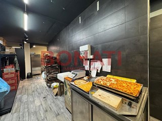 Attività commerciale in Vendita a La Spezia, zona Centro, 350'000€, 400 m²