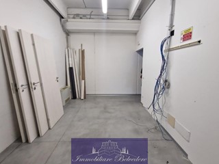 Capannone in Vendita a Scandicci, zona Olmo, 143'000€, 122 m²