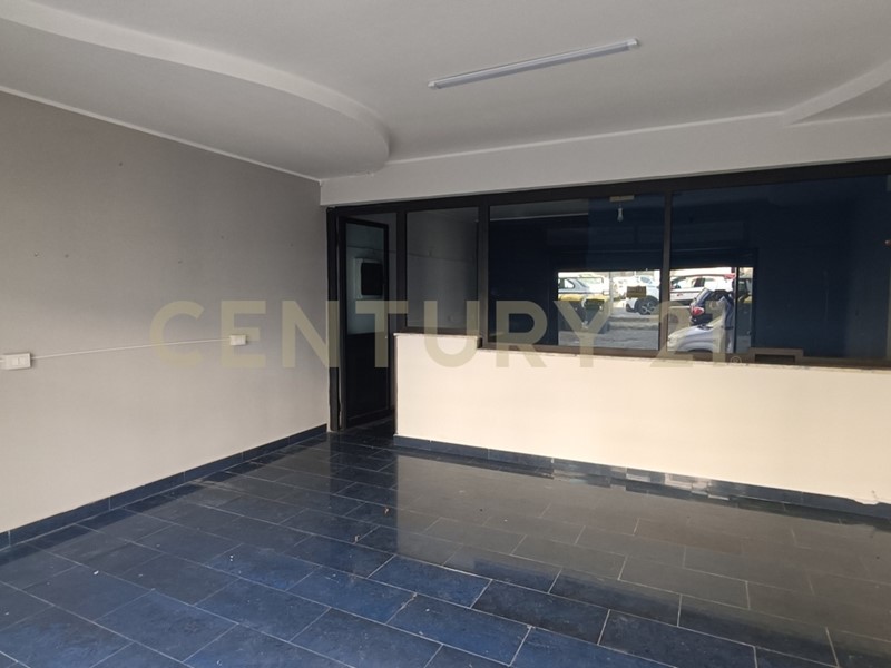 Immobile commerciale in Affitto a Messina, 500€, 53 m²