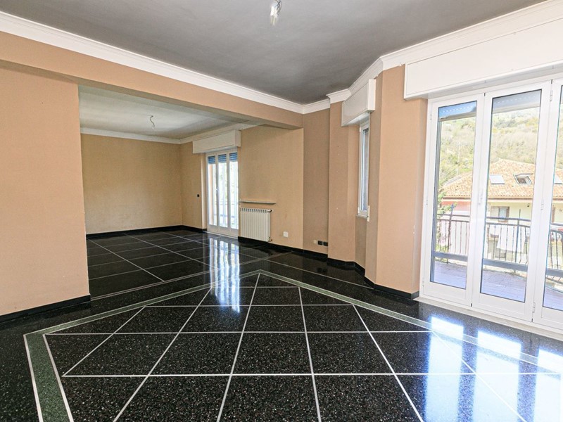 Appartamento in Vendita a Sant'Olcese, 98'000€, 123 m²