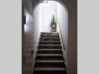 Appartamento in Vendita a Chiusdino, zona Centro, 70'000€, 135 m²