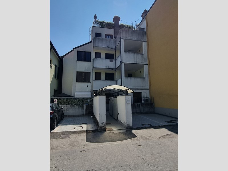 Bilocale in Vendita a Parma, zona PIAZZALE PABLO, 125'000€, 50 m², arredato