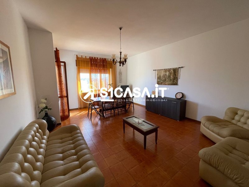 Appartamento in Vendita a Galatone, 100'000&euro;, 120 m²