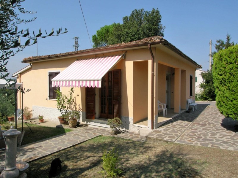 Casa Indipendente in Vendita a Montopoli in Val d'Arno, zona Marti, 225'000€, 100 m², con Box