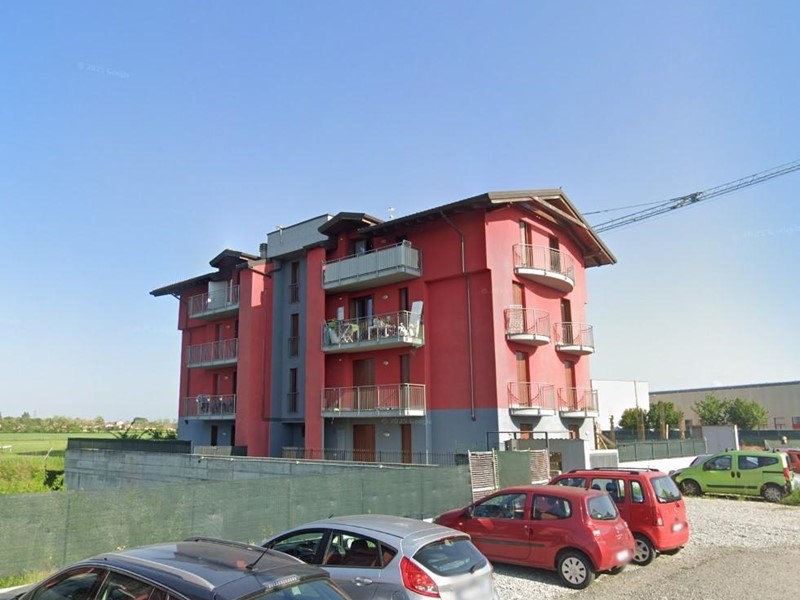 Quadrilocale in Vendita a Pozzo d'Adda, 55'200€, 71 m², con Box