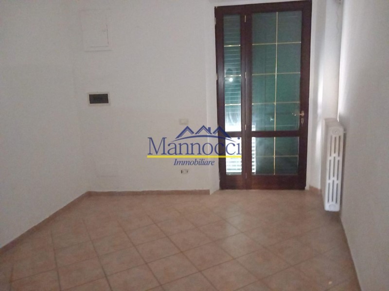 Casa Indipendente in Vendita a Cascina, zona Casciavola, 150'000€, 75 m², arredato