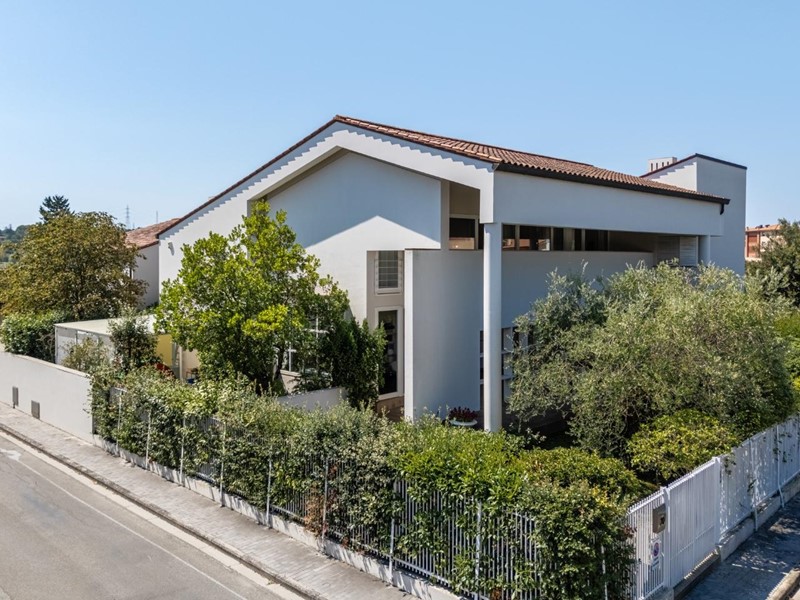 Villa in Vendita a Ponsacco, 1'350'000€, 623 m², arredato, con Box